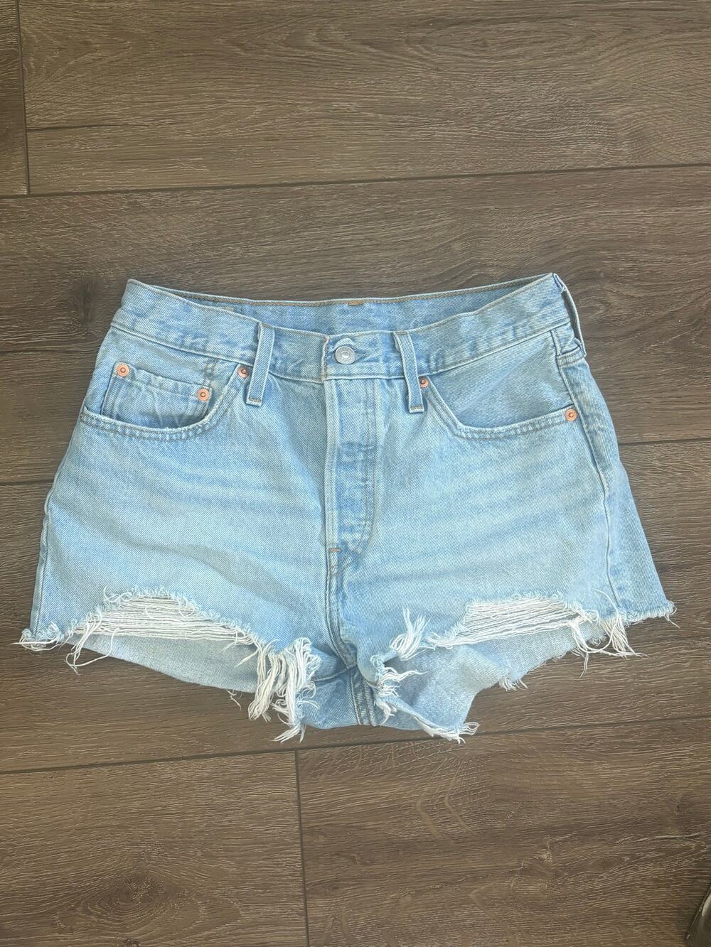 Levi’s 501 Jean Shorts Light Wash Button Fly W28 Distressed